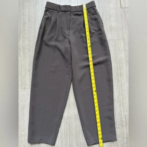 Aritzia Wilfred High‑Rise Crepette Carrot Pant in Dark Grey Size 6 - Picture 6 of 10